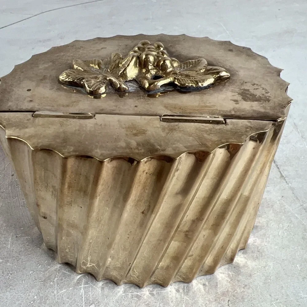 Vintage Fluted Brass Hinged Trinket Box‎ Tea Caddy With Grapes